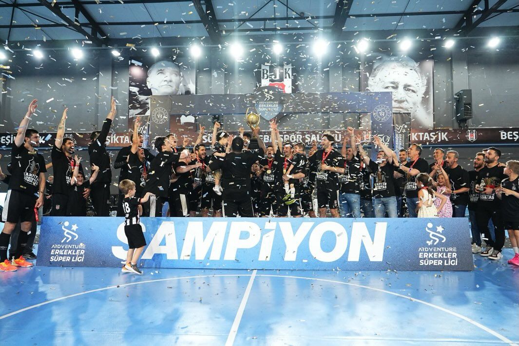 Beşiktaş 19. Kez Zirvede, Kupasına Kavuştu