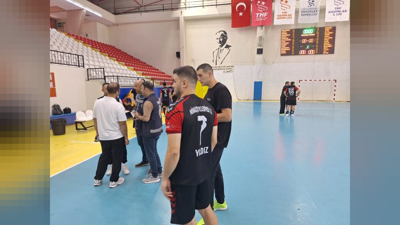 Erkekler Süper Lig'de 4. hafta: Beşiktaş Bursa'da 36-36 ile ilk puanını bıraktı, Beykoz Güneysu'da 30-29, Eskişehir'de maç ambulans yüzünden oynanmadı